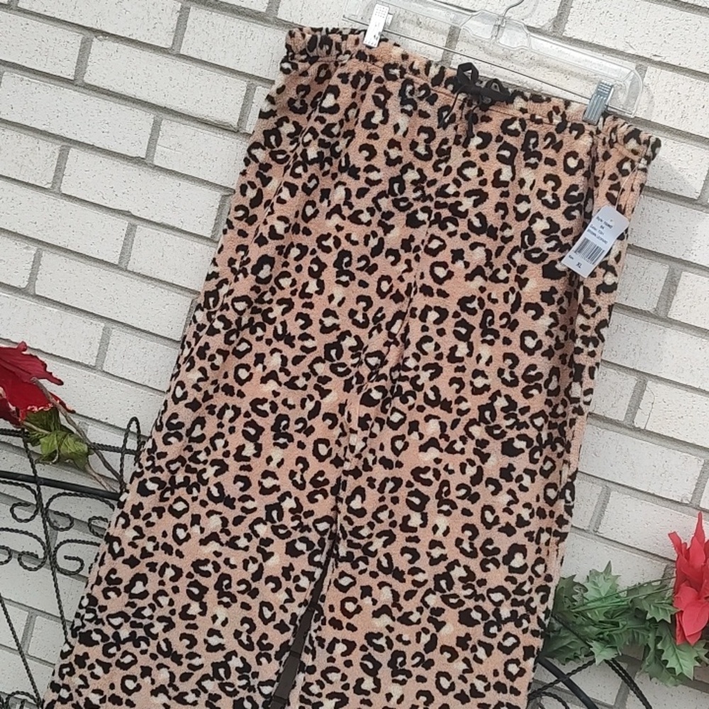Leopard PJs* - Picture 5 of 11